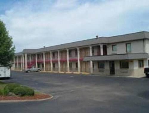 Super 8 by Wyndham Laurel