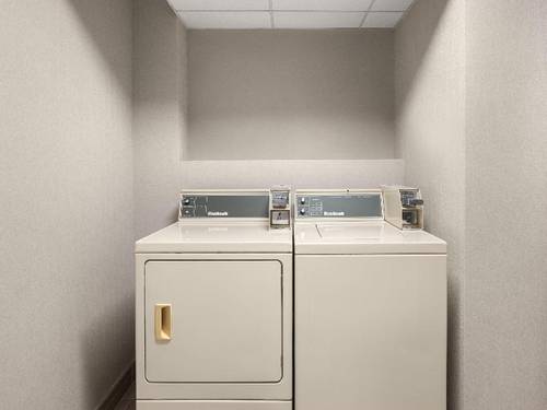 Holiday Inn Express & SUI Hawthorne Elmsford North