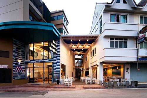 The Blue Pearl Kata Hotel