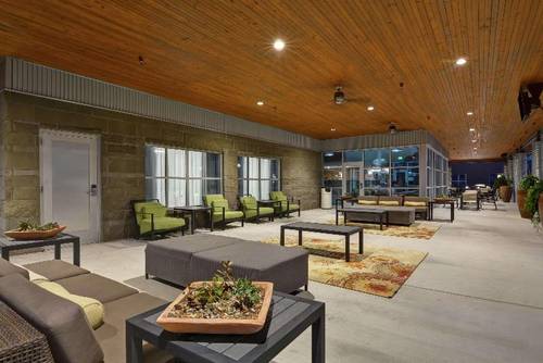 Homewood Suites by TechRidge Parmer @ I-35
