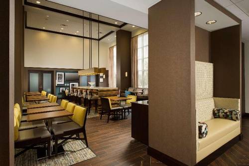 Hampton Inn & Suites Syracuse/Carrier Circle