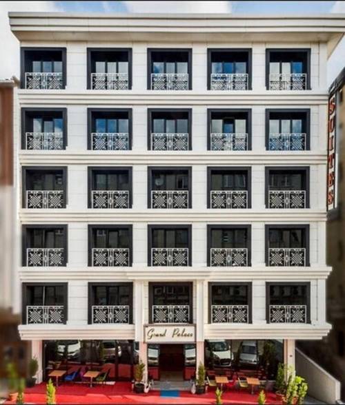 Grand Palace Hotel