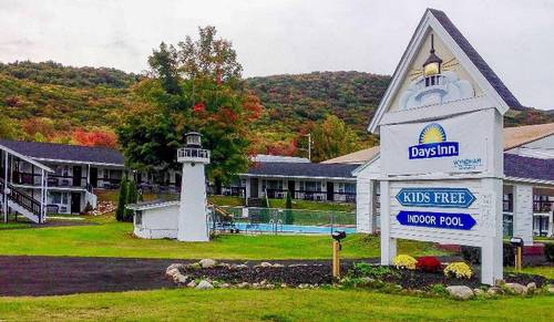 Days Inn by Wyndham Lincoln
