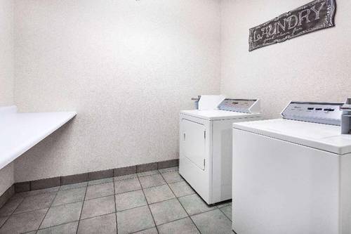 Super 8 by Wyndham Marysville/Port Huron Area