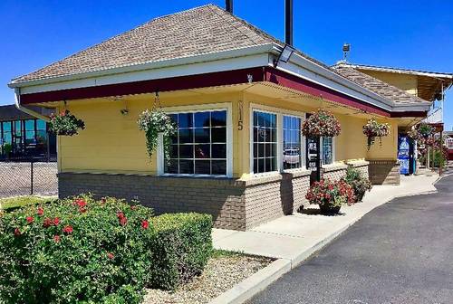 Super 8 by Wyndham Ontario