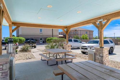 Quality Inn & Suites