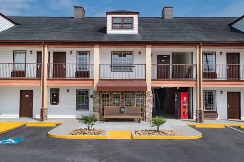 Baymont Commerce GA Near Tanger Outlets Mall
