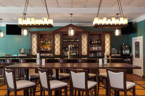 Virginia Crossings Hotel & Conference Center,Tapes