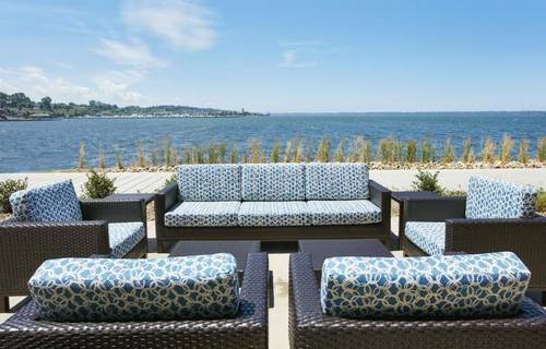 Courtyard Erie Bayfront