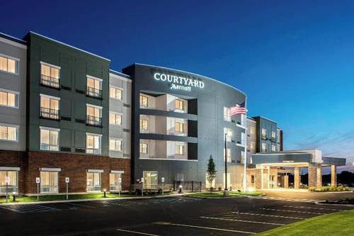 Courtyard Clifton Park