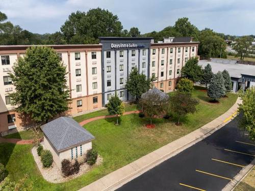 Days Inn And Suites By Wyndham Hammond In