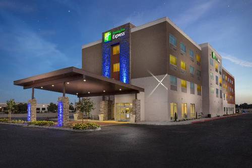 Holiday Inn Express Visalia - Sequoia National Pk