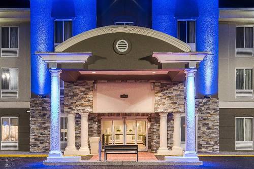 Holiday Inn Express and Suites Philadelphia Mt. La