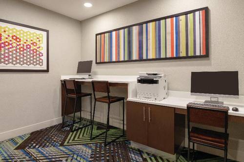 Holiday Inn Express and Suites Lavonia