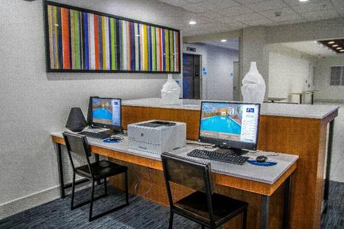 Holiday Inn Express and Suites Carlsbad