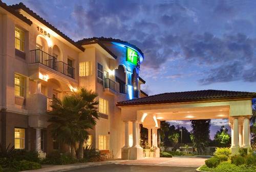 Holiday Inn Express and Suites Corona