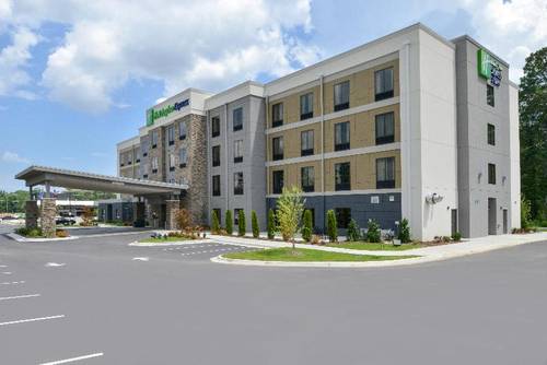 Holiday Inn Express and Suites Bryant Benton Area