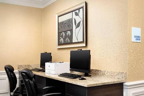Holiday Inn Express and Suites Alpharetta Windward
