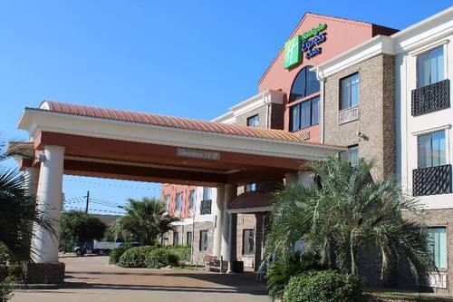 Holiday Inn Express and Suites Fairfield North