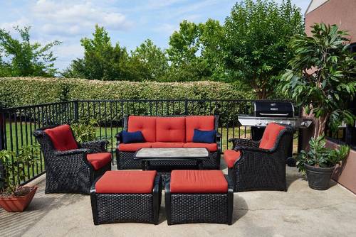 Holiday Inn Express and Suites Birmingham South Pe