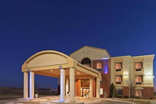 Holiday Inn Express and Suites Plainview