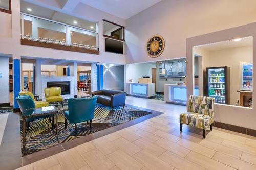 Holiday Inn Express and Suites Petoskey