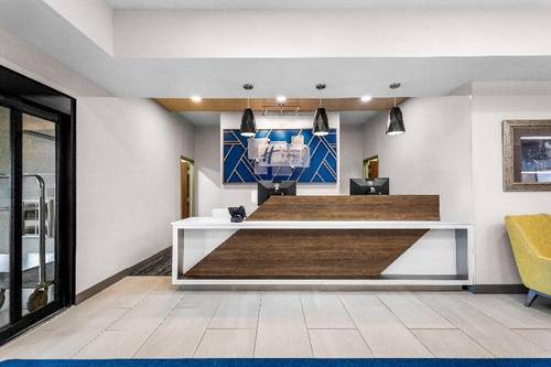 Holiday Inn Express and Suites Van Wert