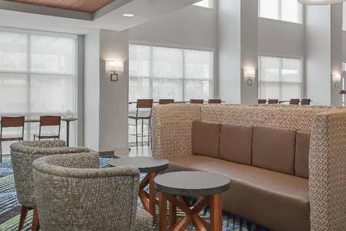 Holiday Inn Express and Suites Sacramento Airport