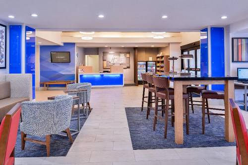 Holiday Inn Express and Suites Selma