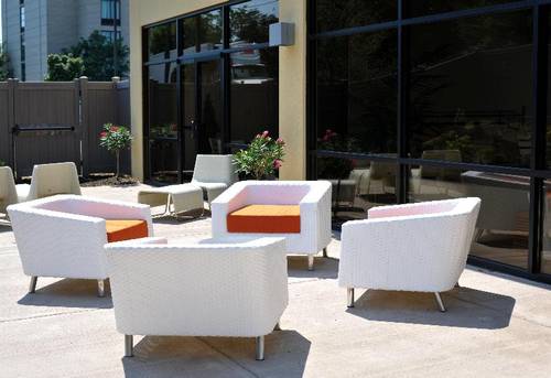 Holiday Inn & Suites Charleston West