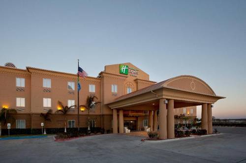 Holiday Inn Express and Suites Zapata