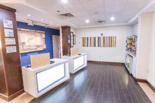 Holiday Inn Express and Suites Mcdonough
