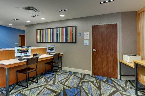 Holiday Inn Express and Suites Troy