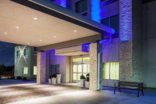 Holiday Inn Express and Suites Litchfield West