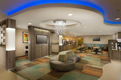 Holiday Inn Express and Suites DFW Grapevine