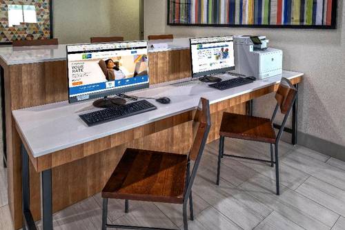 Holiday Inn Express and Suites Smyrna Nashville Ar