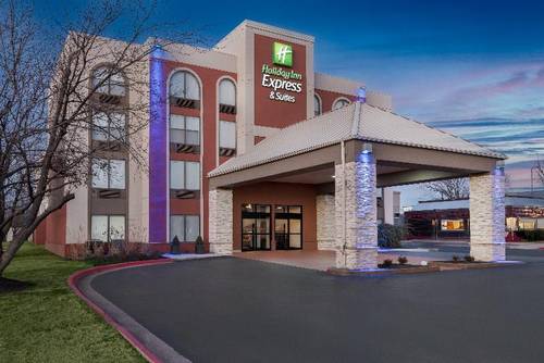 Holiday Inn Express and Suites Bentonville