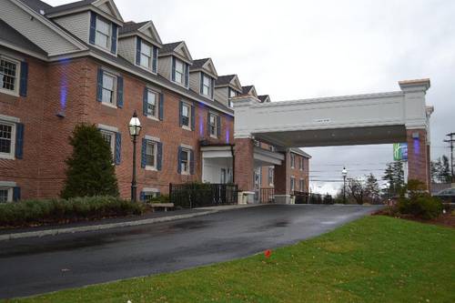 Holiday Inn Express and Suites Merrimack