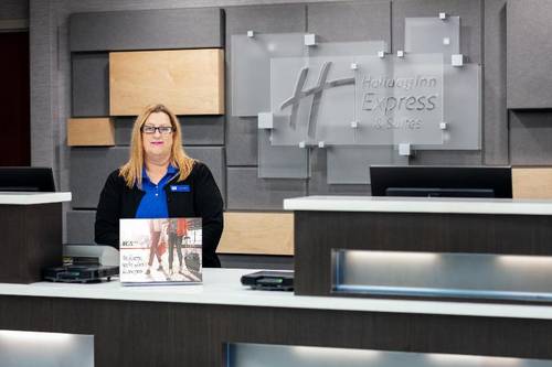 Holiday Inn Express and Suites Milton East I 10