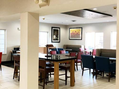 Holiday Inn Express and Suites Harrison