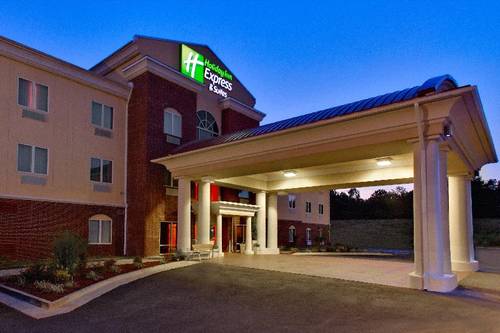 Holiday Inn Express and Suites Malvern