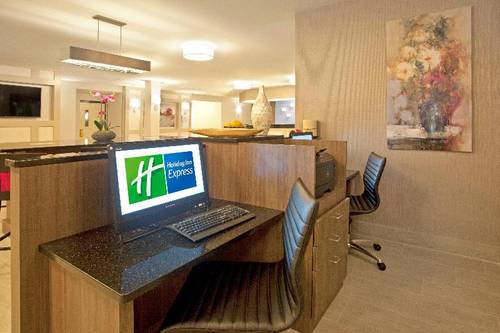 Holiday Inn Express & Suites Eden Prairie