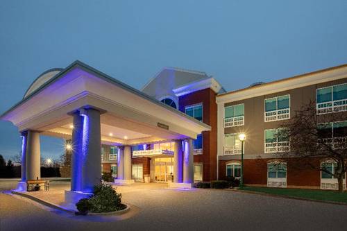 Holiday Inn Express and Suites Grand Rapids North