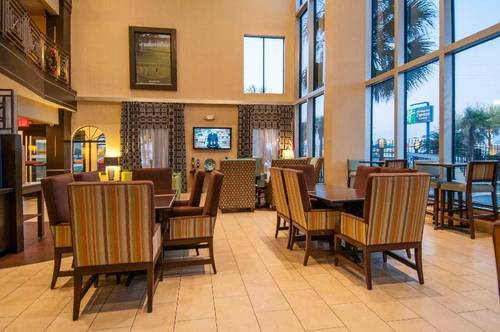 Holiday Inn Express and Suites Houston North Inter