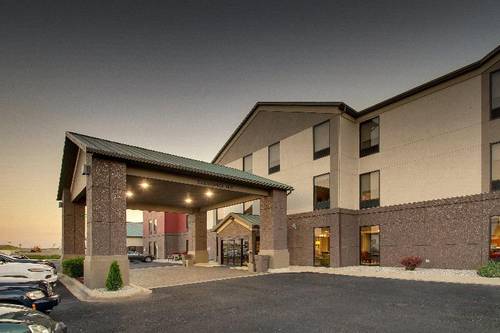 Holiday Inn Express and Suites Lebanon