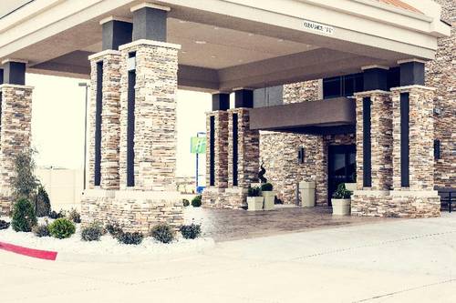 Holiday Inn Express and Suites Oklahoma City South