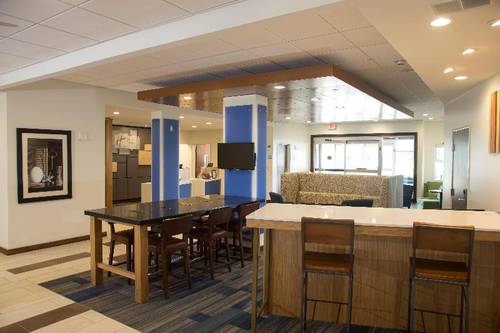 Holiday Inn Express and Suites Port Huron