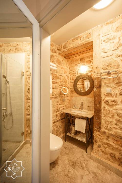 Delight Deluxe Boutique Hotel