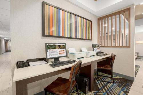 Holiday Inn Express and Suites Marysville