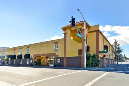 Napa Valley Hotel & Suites